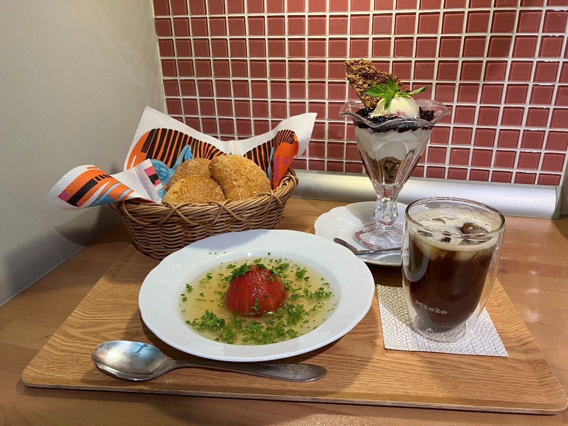 2025/7/1開催 丸ごとトマトの冷製スープ🍅と手作りグラノーラのヨーグルトパフェ🫐