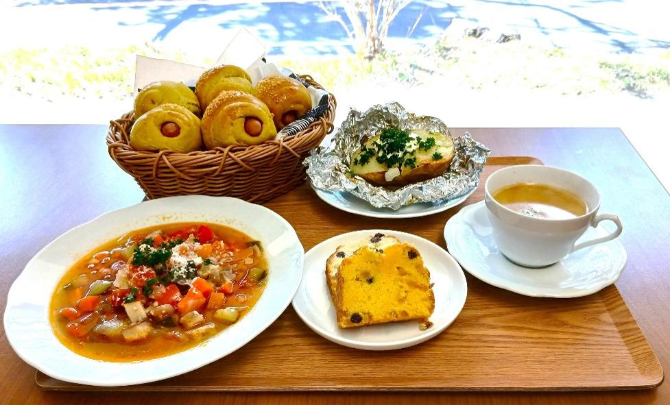 2026/3/17開催 りんごとレーズンのパウンドケーキ、じゃがバターも焼きました🥔